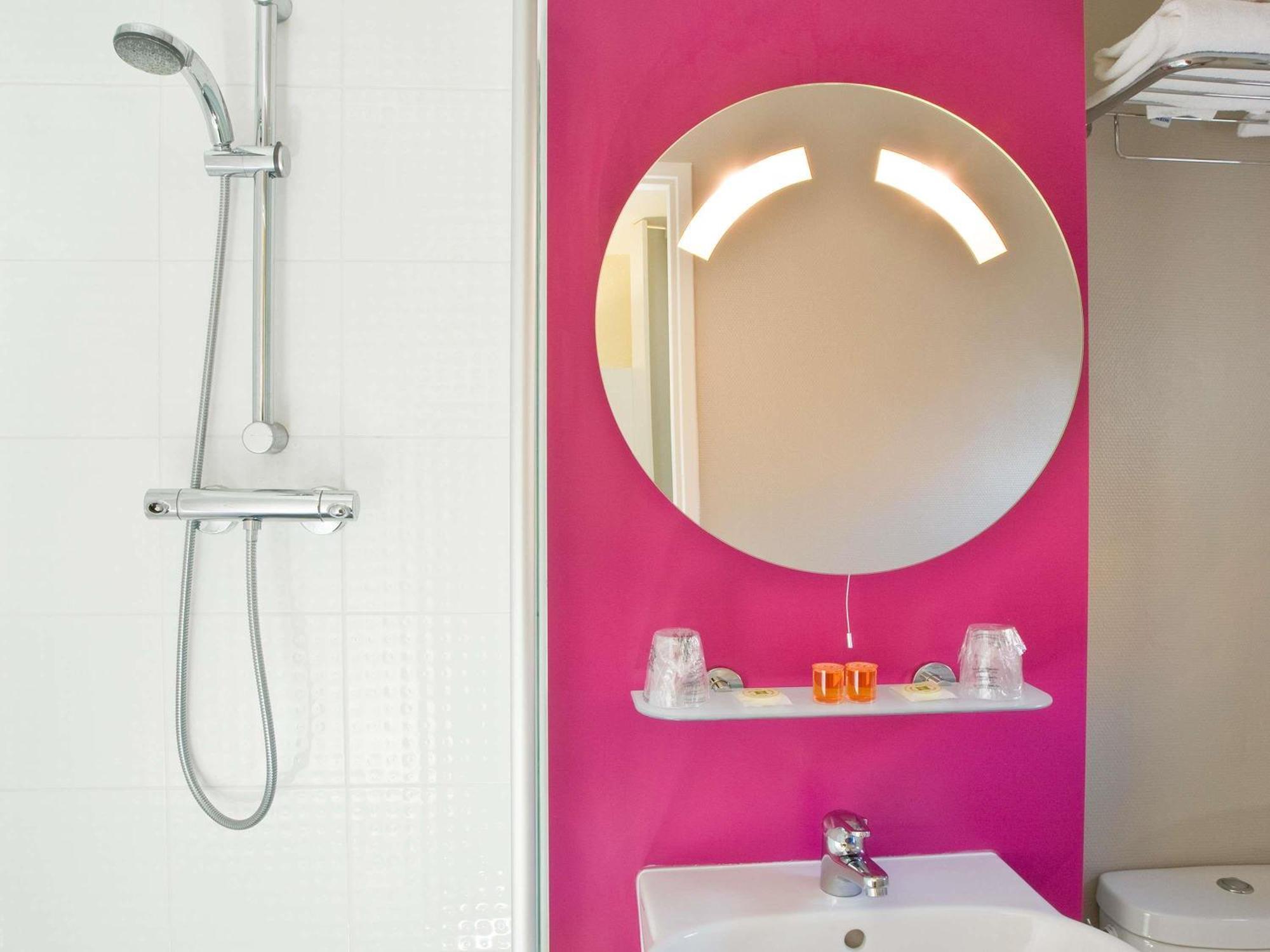 Ibis Styles Lille Centre Gare Beffroi Exterior foto